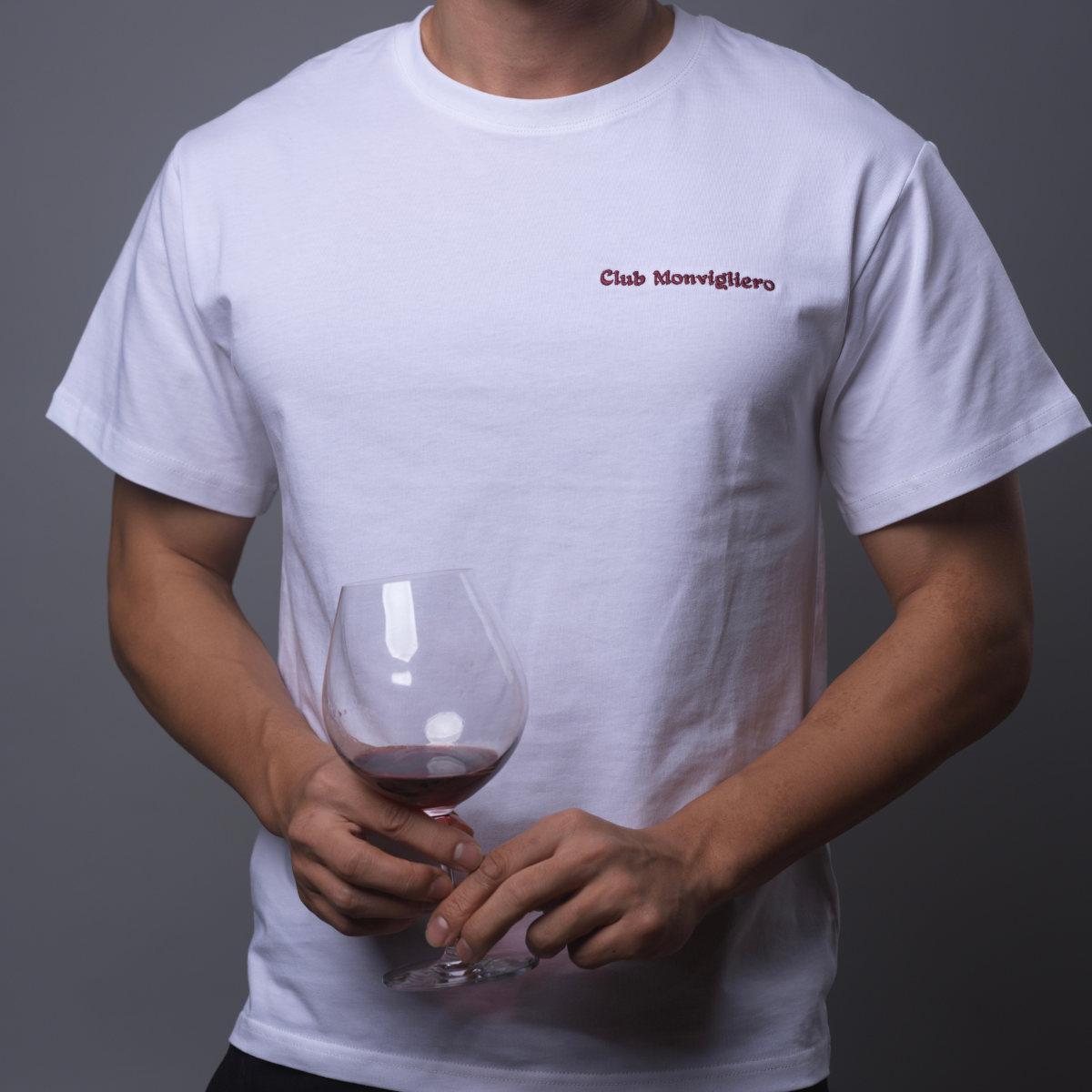 [Pre-Order] Personalized White Cotton T-Shirt with Wine-Themed Embroidery Design