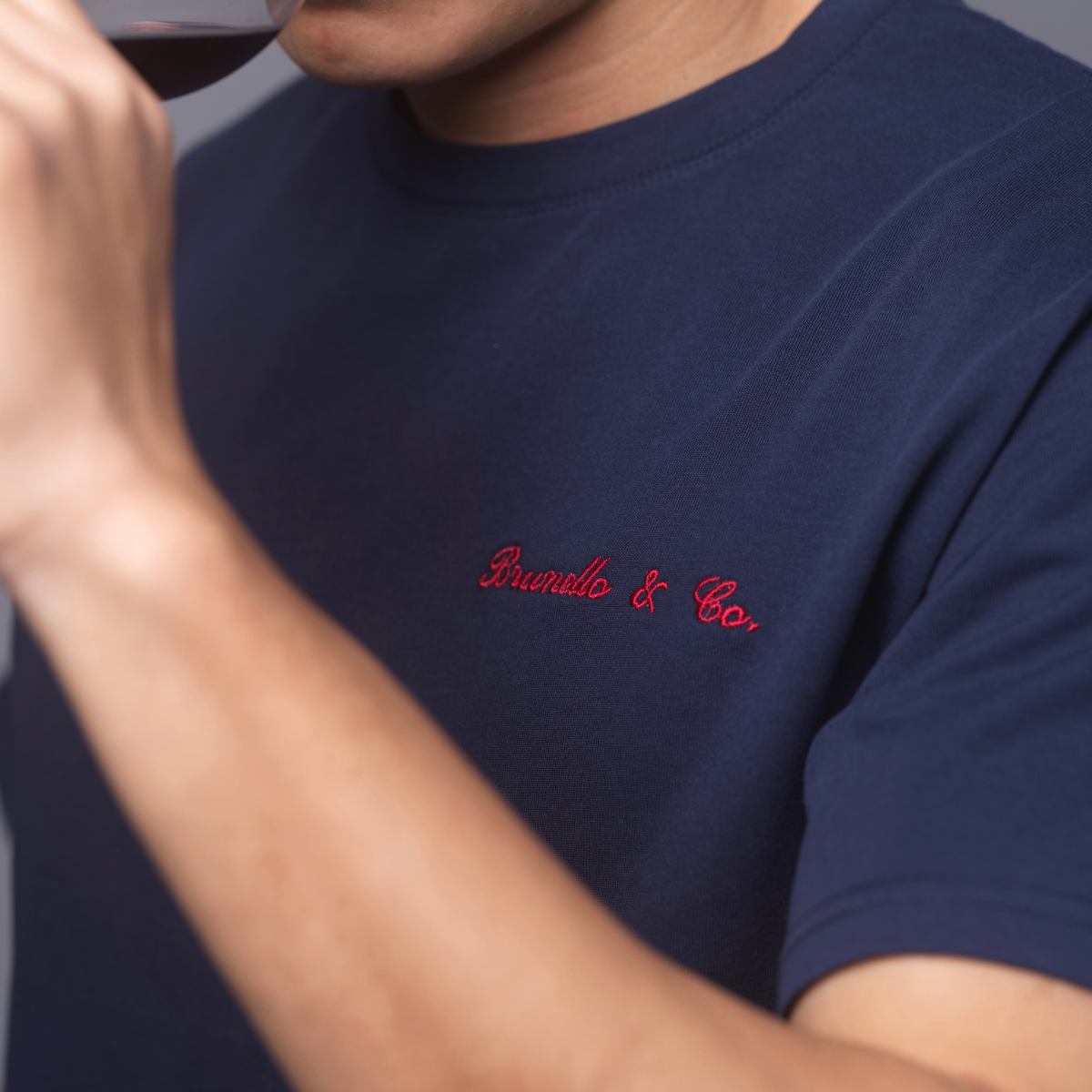 [Pre-Order] Personalized Navy Cotton T-Shirt with Wine-Themed Embroidery Design
