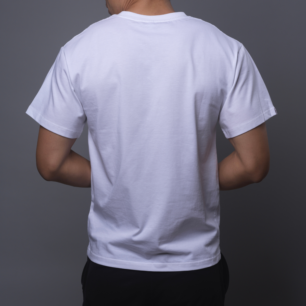 [Pre-Order] Personalized White Cotton T-Shirt with Wine-Themed Embroidery Design